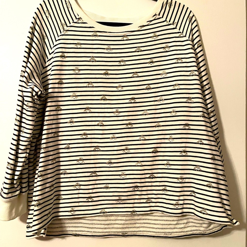 Bee, black stripe 3/4 sleeve top.